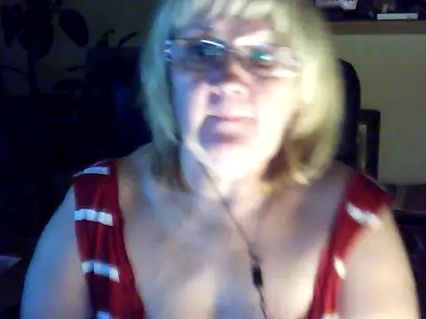 Snapshot of Violet5364 chatting on 11/18/25, 08:56 Violet5364 online show from 11/18/25, 08:56