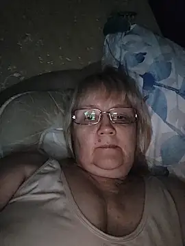 Snapshot of Violet5364 chatting on 11/27/25, 08:42 Violet5364 online show from 11/27/25, 08:42