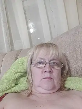 Snapshot of Violet5364 chatting on 12/04/25, 08:41 Violet5364 online show from 12/04/25, 08:41