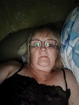 Snapshot of Violet5364 chatting on 11/24/25, 09:37 Violet5364 online show from 11/24/25, 09:37