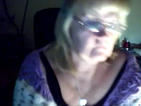 Snapshot of Violet5364 chatting on 03/06/25, 07:54 Violet5364 online show from 03/06/25, 07:54