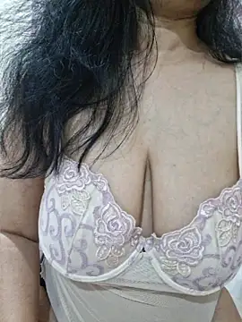 Jassi Does online show from 06/07/26, 05:29