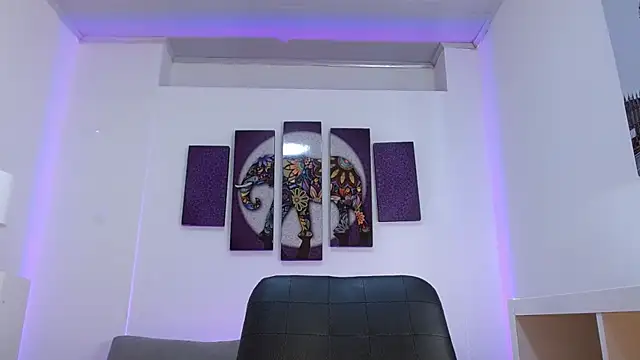 Snapshot of emily_jewell1 chatting on 12/19/25, 11:12 emily jewell1 online show from 12/19/25, 11:12