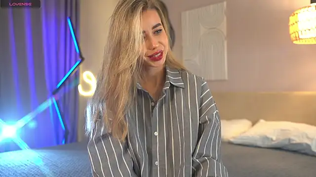 Snapshot of _Spring_Day_ chatting on 11/29/25, 11:32 Spring Day online show from 11/29/25, 11:32