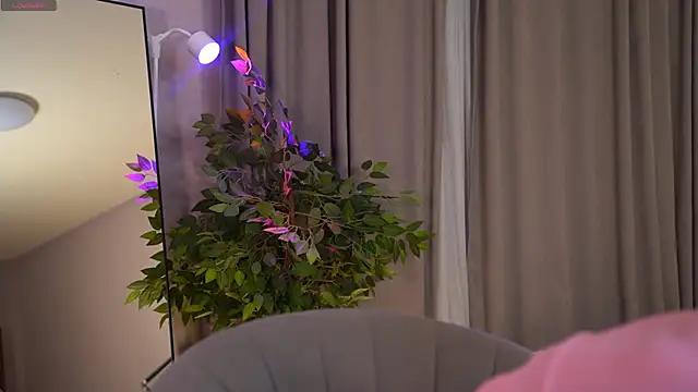  Spring Day  online show from 04/15/26, 08:20