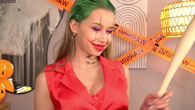 Snapshot of _Spring_Day_ chatting on 10/31/25, 08:33 Spring Day online show from 10/31/25, 08:33