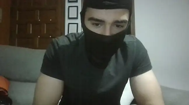 Snapshot of ESCOMOFUC chatting on 02/25/25, 04:57 ESCOMOFUC online show from 02/25/25, 04:57