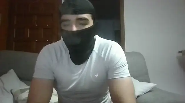 Snapshot of ESCOMOFUC chatting on 02/20/25, 09:09 ESCOMOFUC online show from 02/20/25, 09:09