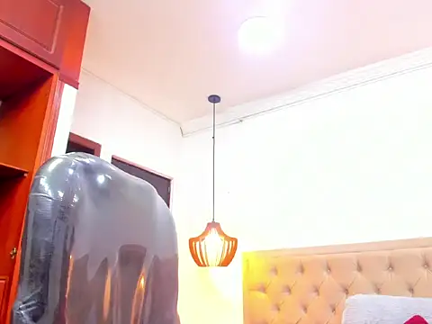 emma purple  online show from 11/22/25, 05:23