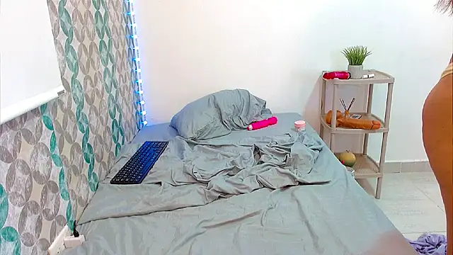 Emilybateee online show from 03/01/25, 07:26