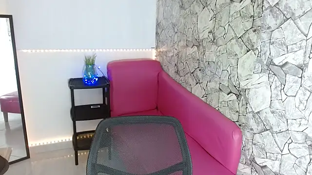 Emilybateee online show from 09/28/25, 04:14