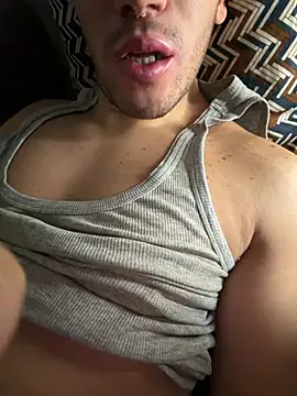 yaxxx03 online show from 11/01/25, 12:17