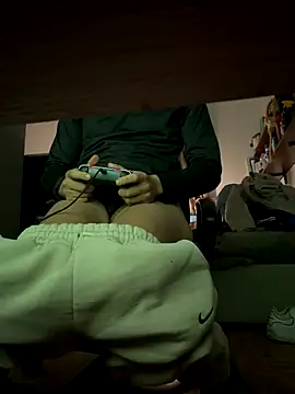 yaxxx03 online show from 11/12/25, 08:34