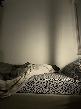 yaxxx03 online show from 11/27/25, 07:58