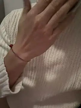 yaxxx03 online show from 10/29/25, 07:57