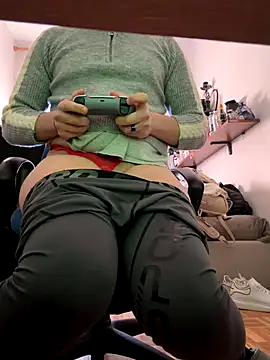 yaxxx03 online show from 12/14/25, 12:00