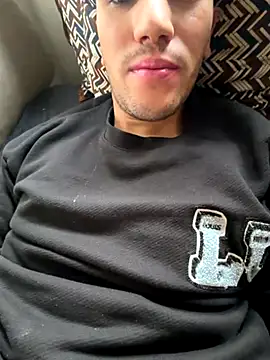 yaxxx03 online show from 11/01/25, 01:05