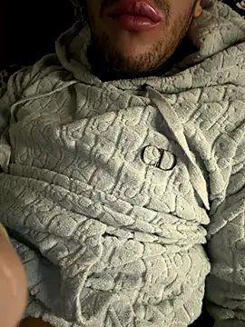 yaxxx03 online show from 11/10/25, 07:41