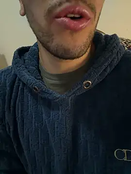 yaxxx03 online show from 10/20/25, 05:02