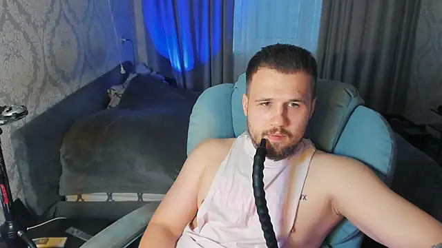 Snapshot of Vladik_b chatting on 06/12/26, 06:16 Vladik b online show from 06/12/26, 06:16