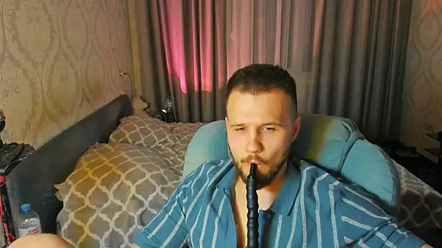 Snapshot of Vladik_b chatting on 04/21/26, 05:52 Vladik b online show from 04/21/26, 05:52