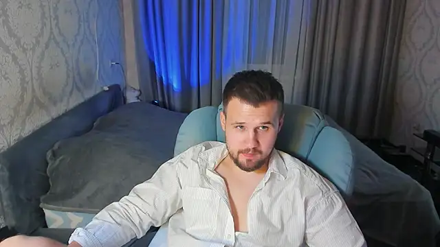 Snapshot of Vladik_b chatting on 05/21/26, 06:49 Vladik b online show from 05/21/26, 06:49