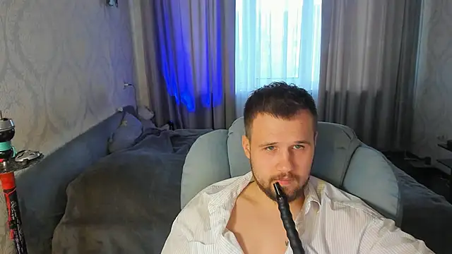 Snapshot of Vladik_b chatting on 05/26/26, 05:33 Vladik b online show from 05/26/26, 05:33