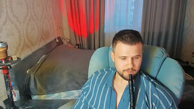 Snapshot of Vladik_b chatting on 05/15/26, 05:55 Vladik b online show from 05/15/26, 05:55