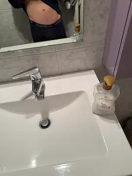 Manuhot001 online show from 02/14/25, 06:12