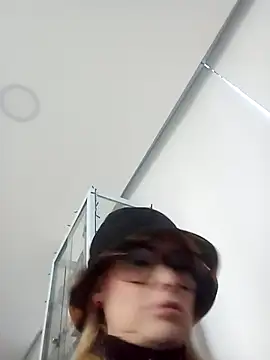 CandieGilson   online show from 12/17/25, 12:32