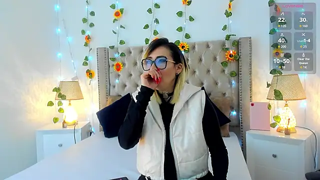 CandieGilson   online show from 09/28/25, 01:07