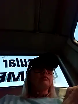 CandieGilson   online show from 09/15/25, 10:48