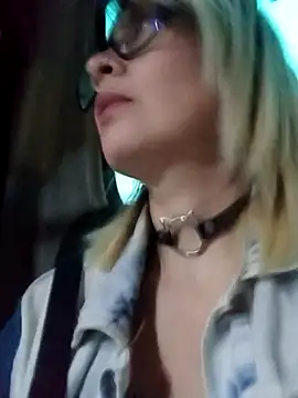 CandieGilson   online show from 10/03/25, 11:01