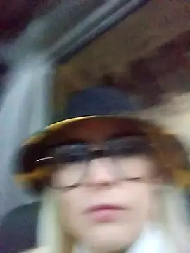 CandieGilson   online show from 12/04/25, 10:36