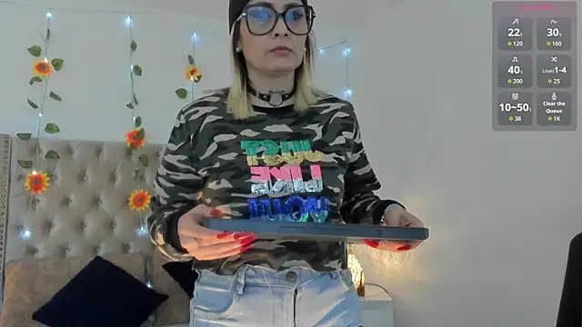 CandieGilson   online show from 10/05/25, 03:25