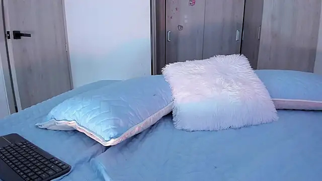 Snapshot of Emilia_08 chatting on 02/26/25, 06:59 Emilia 08 online show from 02/26/25, 06:59