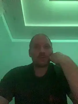 Krzysiekg123 online show from 11/14/25, 07:39