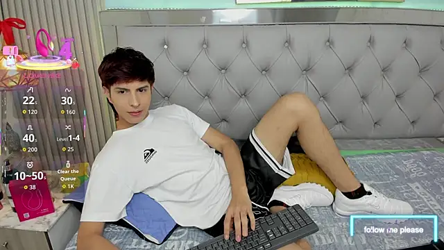 Estiv18  online show from 12/20/25, 03:31