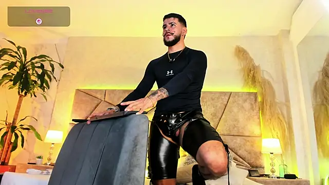 Snapshot of DickGriffith_ chatting on 11/01/25, 11:04 DickGriffith online show from 11/01/25, 11:04