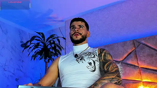 Snapshot of DickGriffith_ chatting on 09/30/25, 02:23 DickGriffith online show from 09/30/25, 02:23