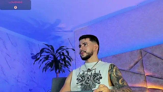 Snapshot of DickGriffith_ chatting on 10/02/25, 12:41 DickGriffith online show from 10/02/25, 12:41