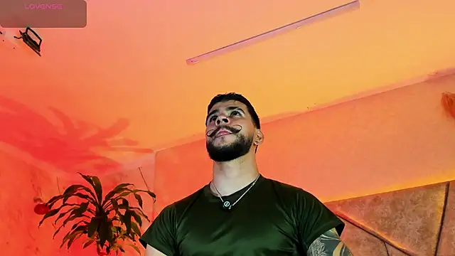 Snapshot of DickGriffith_ chatting on 09/25/25, 12:55 DickGriffith online show from 09/25/25, 12:55