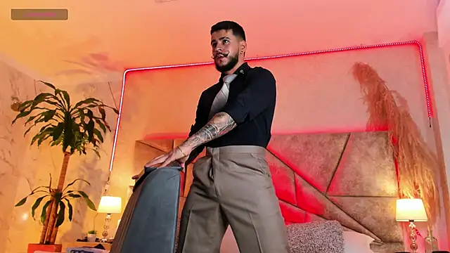 Snapshot of DickGriffith_ chatting on 11/02/25, 11:04 DickGriffith online show from 11/02/25, 11:04