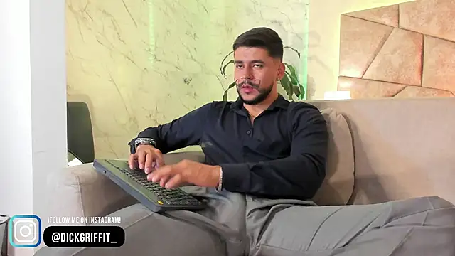 Snapshot of DickGriffith_ chatting on 03/16/25, 02:44 DickGriffith online show from 03/16/25, 02:44