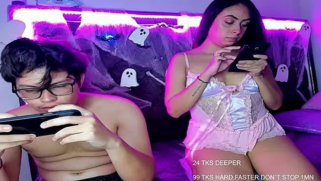 Snapshot of EmilyPacho_ chatting on 10/14/25, 08:42 EmilyPacho online show from 10/14/25, 08:42