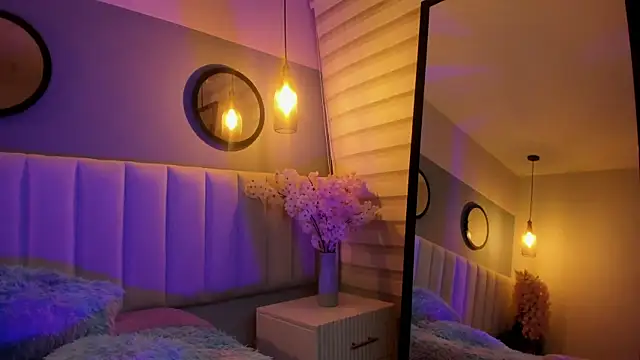 alice lodge online show from 11/06/25, 03:21