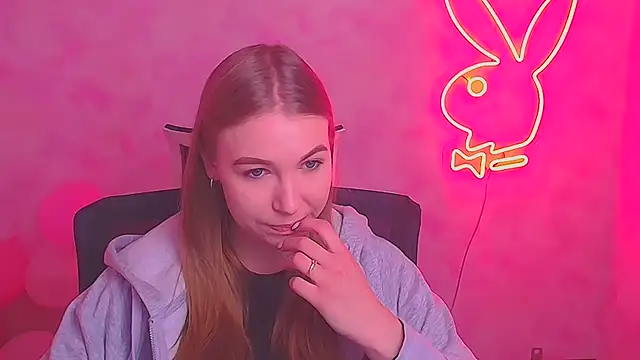 Snapshot of Dana_flowers chatting on 02/21/25, 06:07 Dana flowers online show from 02/21/25, 06:07