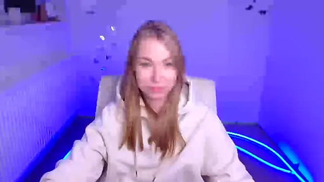 Snapshot of Dana_flowers chatting on 10/11/25, 05:19 Dana flowers online show from 10/11/25, 05:19