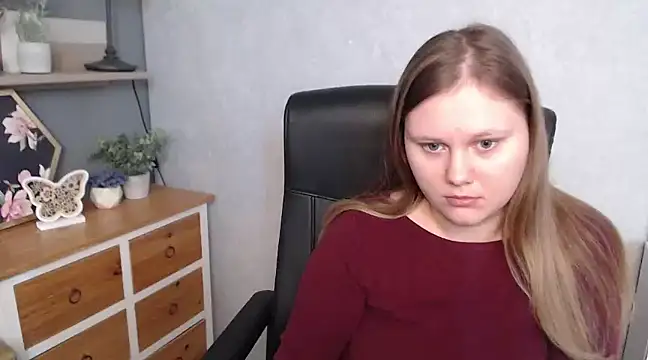 JULIE xKISS online show from 02/24/25, 02:04