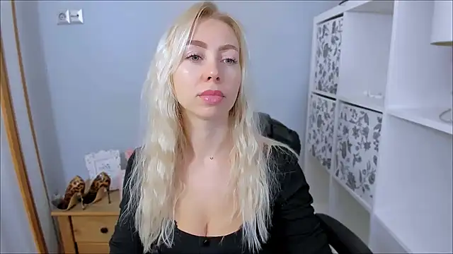 MargaritaRose online show from 11/17/25, 08:18